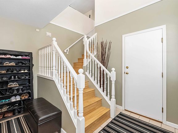 3rd image of 22128 Dewdney Trunk Rd #26