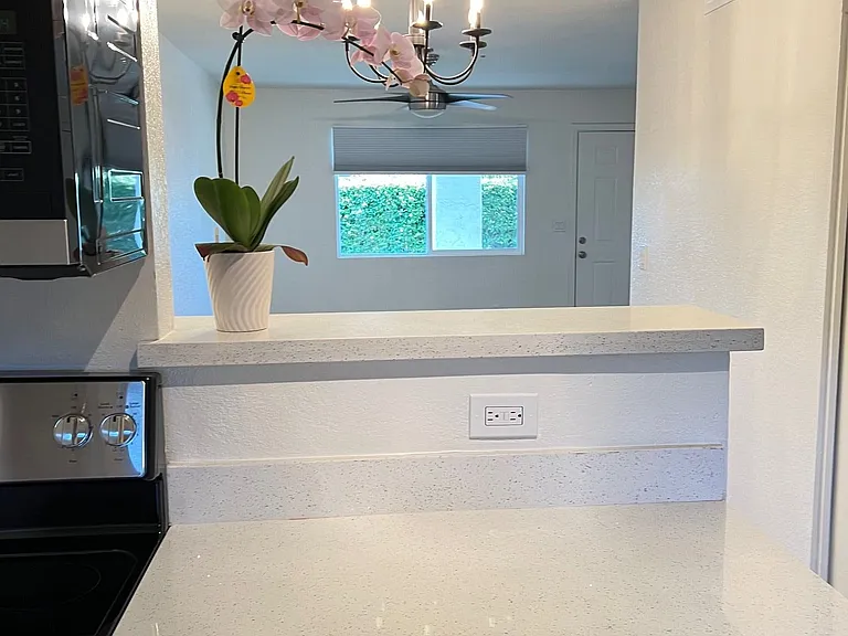 366 N Delaware St — Photo 12