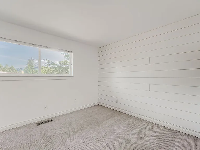 4437 NE 23rd Ct — Photo 14