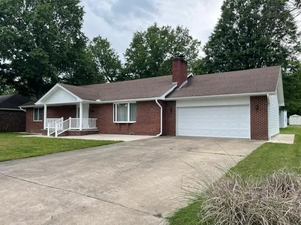2202 S Tucker Ter, Pittsburg, KS 66762