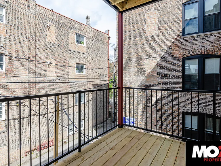 818 N Oakley Blvd #2R — Photo 12