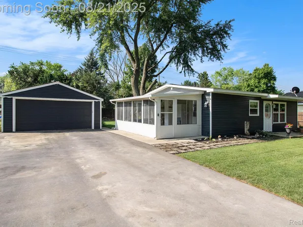 9301 Big Lake Rd, Clarkston, MI 48346