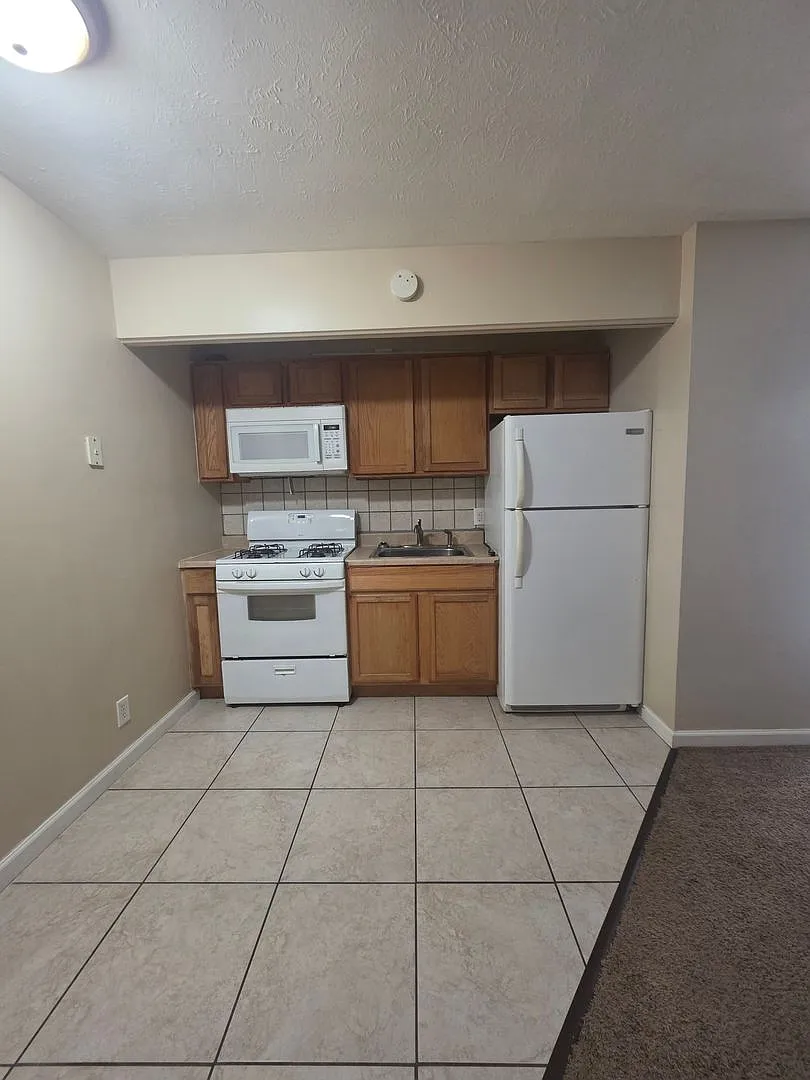 612 N 46th Street Apartments — Photo 2