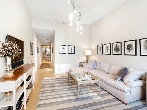 2nd image of 450 E 83rd St APT 4A