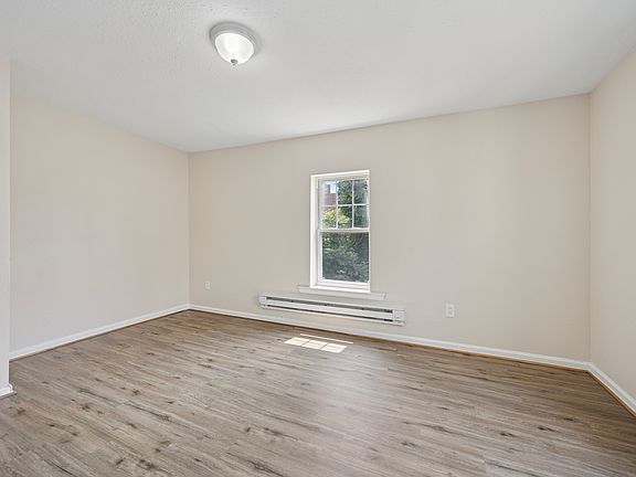 5th image of 4636 Penn St #2R