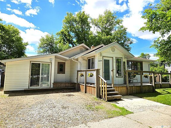 2nd image of 119 Alexander AVENUE