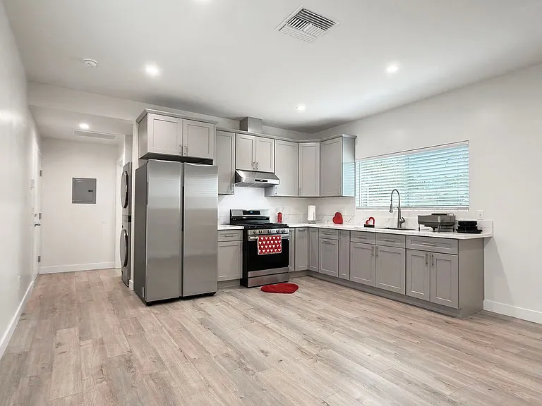 5827 Eastbrook Ave — Photo 1