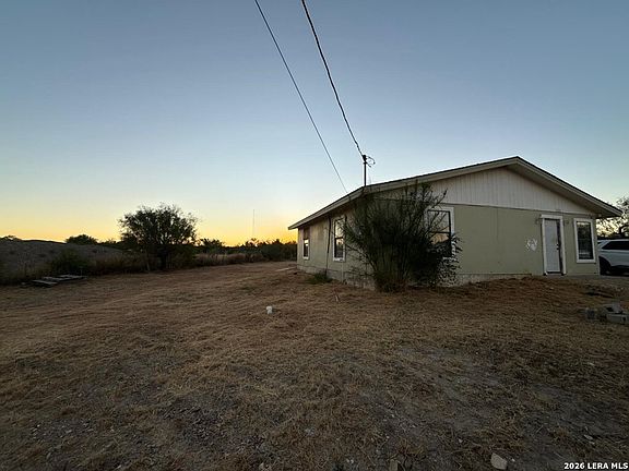 3rd image of 633 Molina Loop