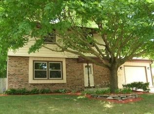 1929 Cardinal Dr, Waukesha, WI 53186