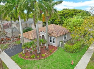 925 Bluewood Ter, Weston, FL 33327