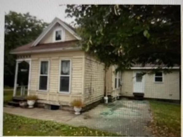 140 S Water St, Platteville, WI 53818