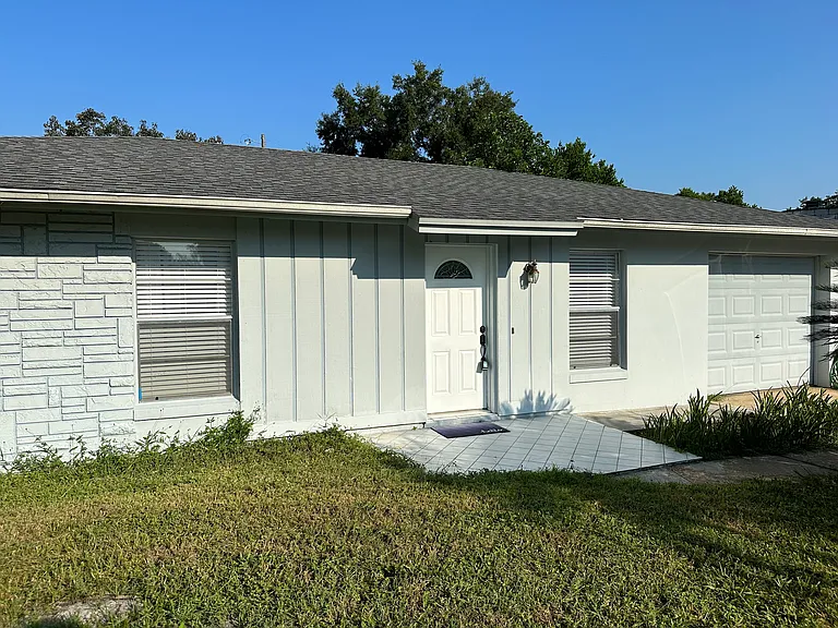 205 Lake Gene Dr — Photo 1