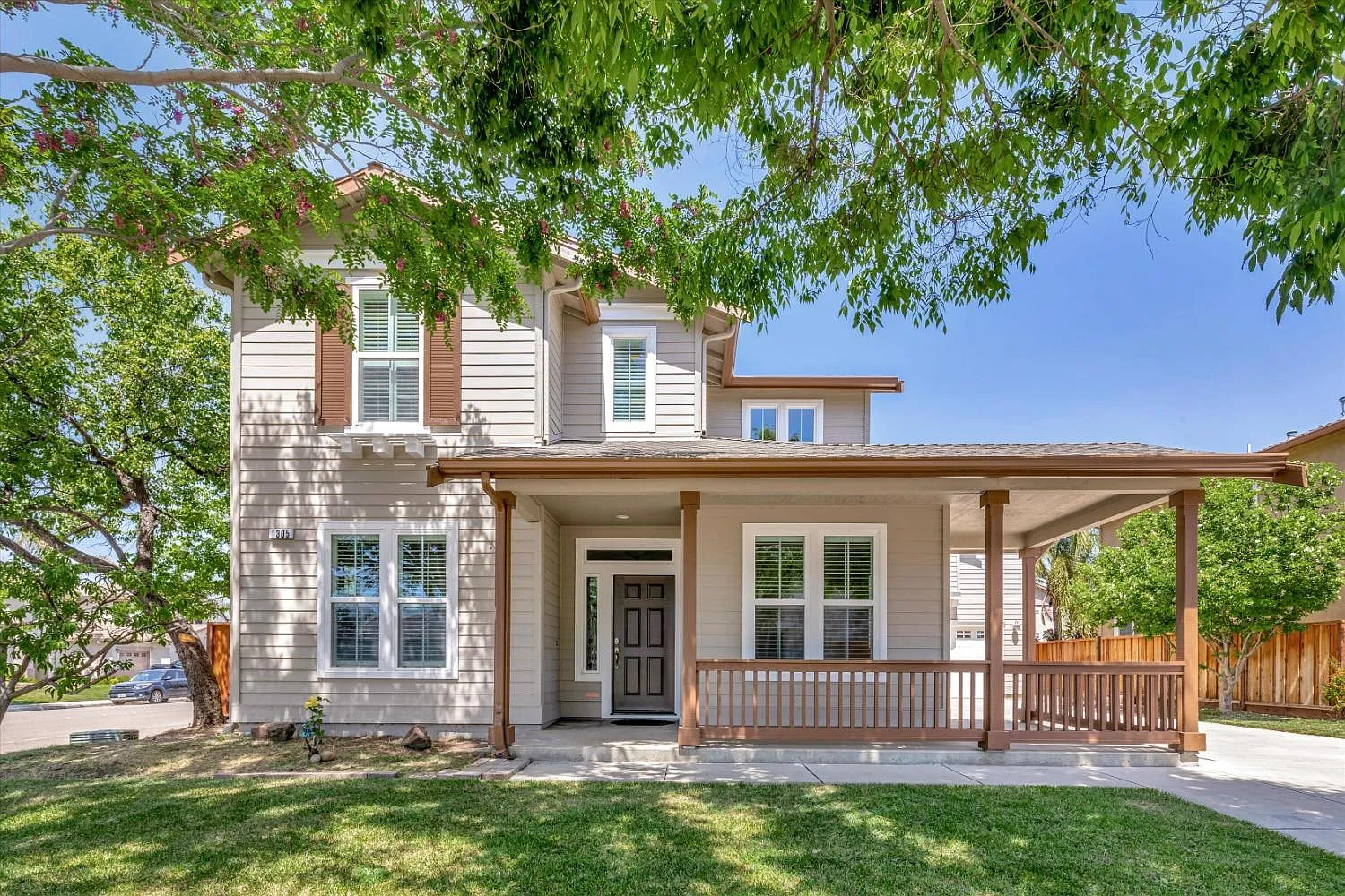 1305 Montauban St photo 1