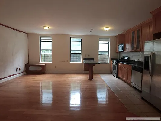 Rented by Sovereign Associates | media 13