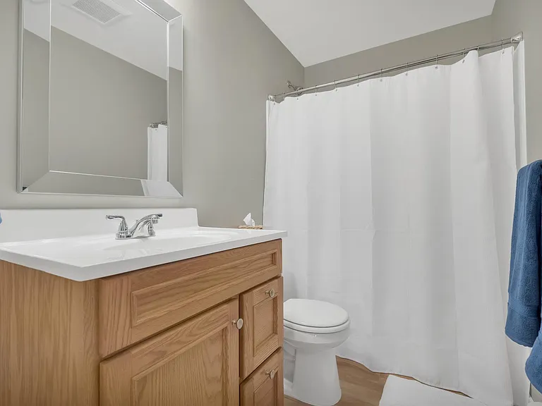 629 1st Ave W #5 — Photo 12