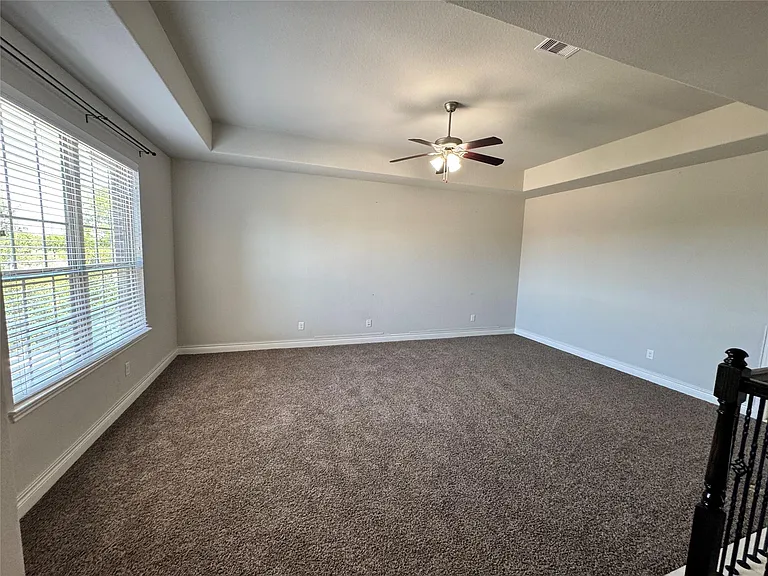 5231 Pickford Grv — Photo 22