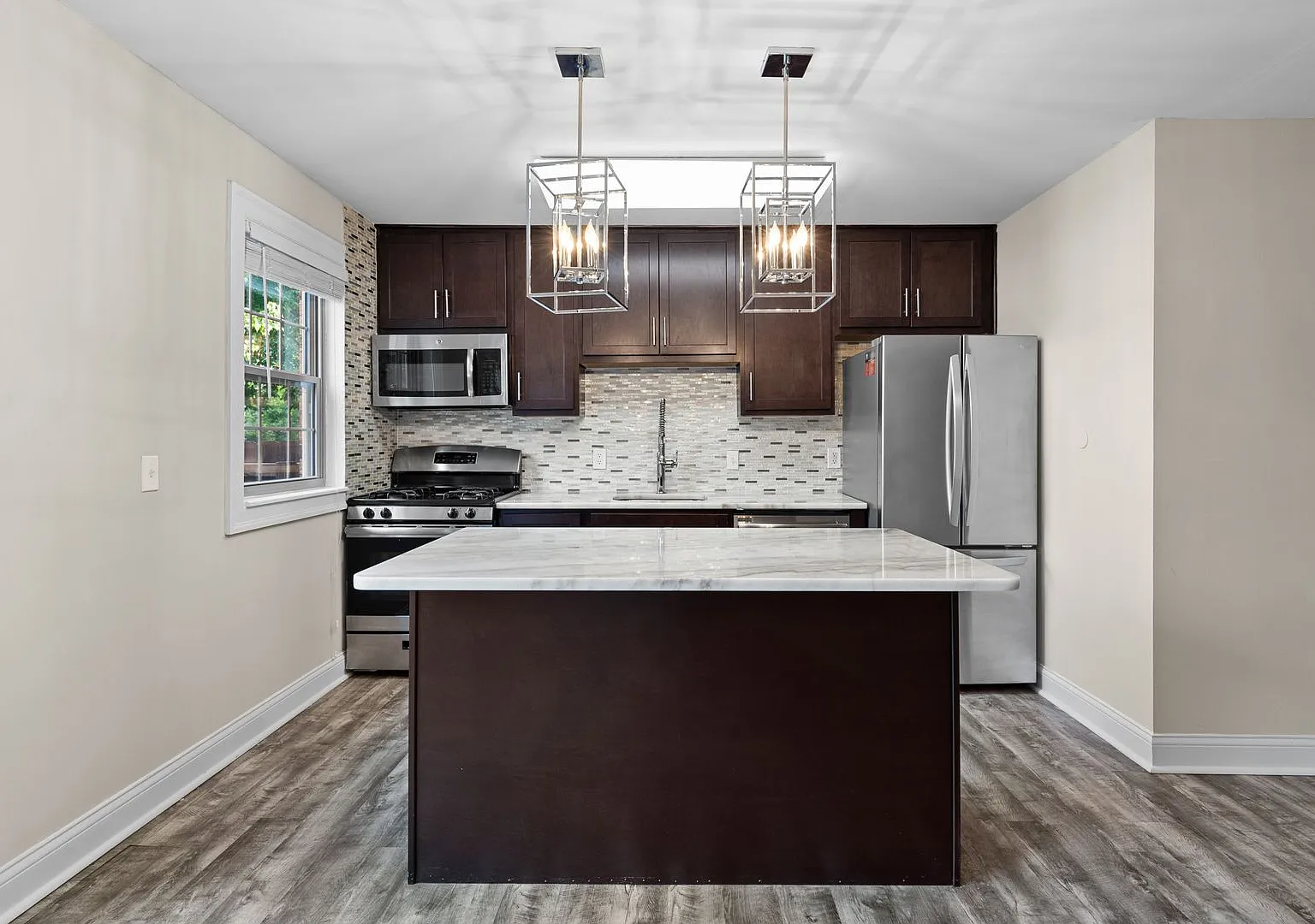 Anic Townhomes — Photo 2