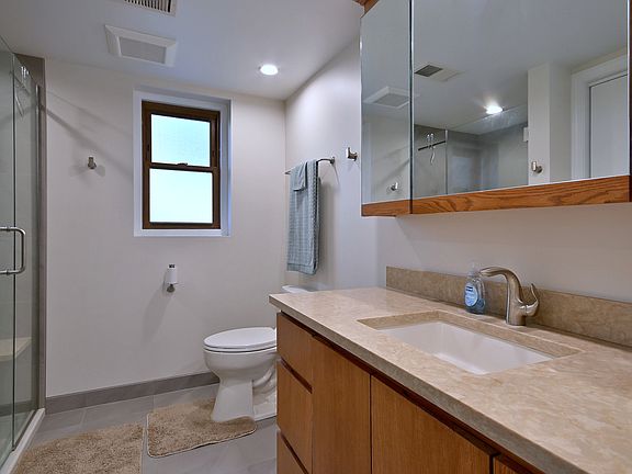 5th image of 10542 Camelot St
