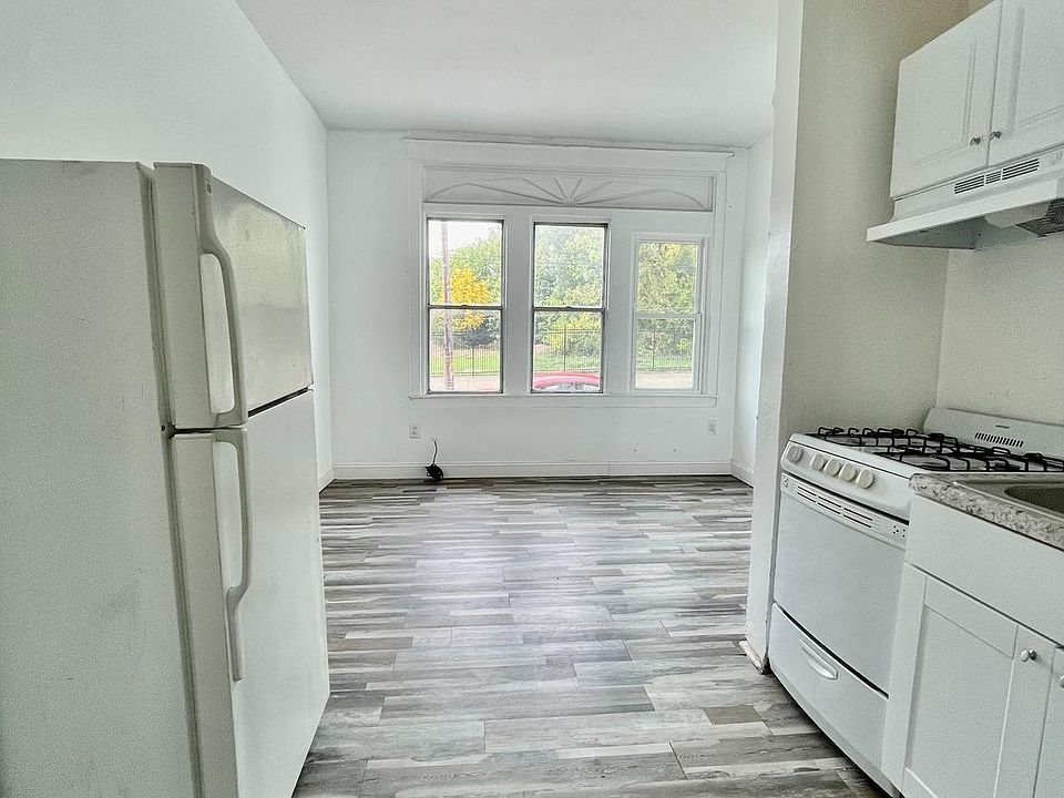 1st image of 7020 Woodland Ave #1