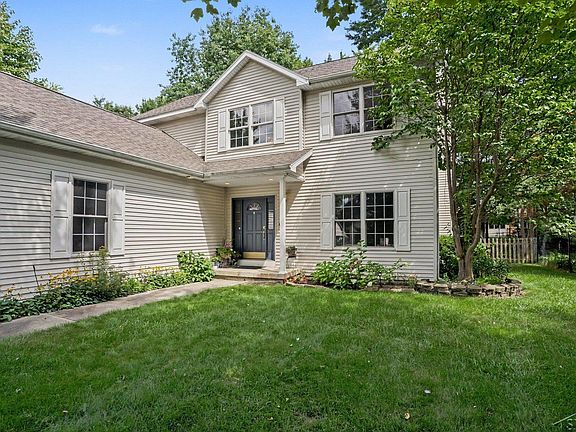 3rd image of 2514 Greenwich Cir