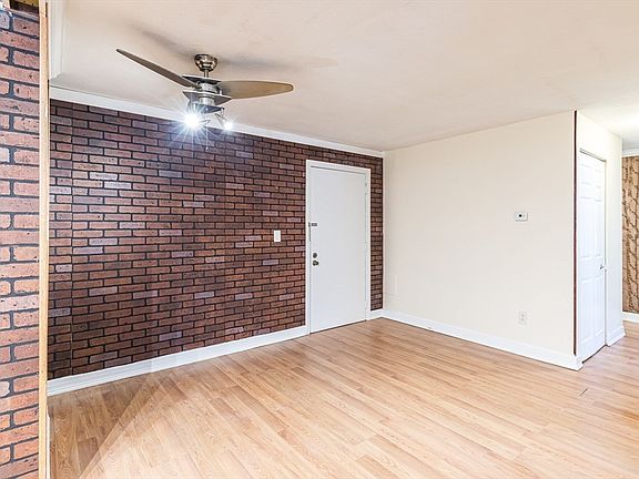 4th image of 1100 Governors Dr APT 4