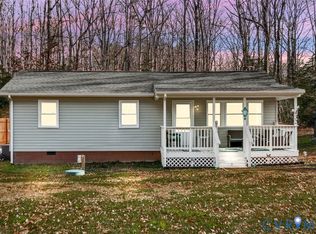432 Gardys Ln, Callao, VA 22435