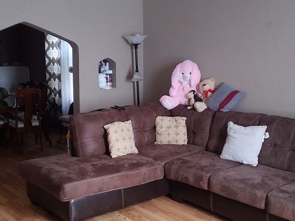 2nd image of 3547 S Winchester Ave