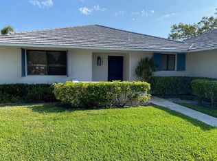 707 Club Dr, Palm Beach Gardens, FL 33418