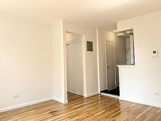 4th image of 530 2nd Ave APT 3D