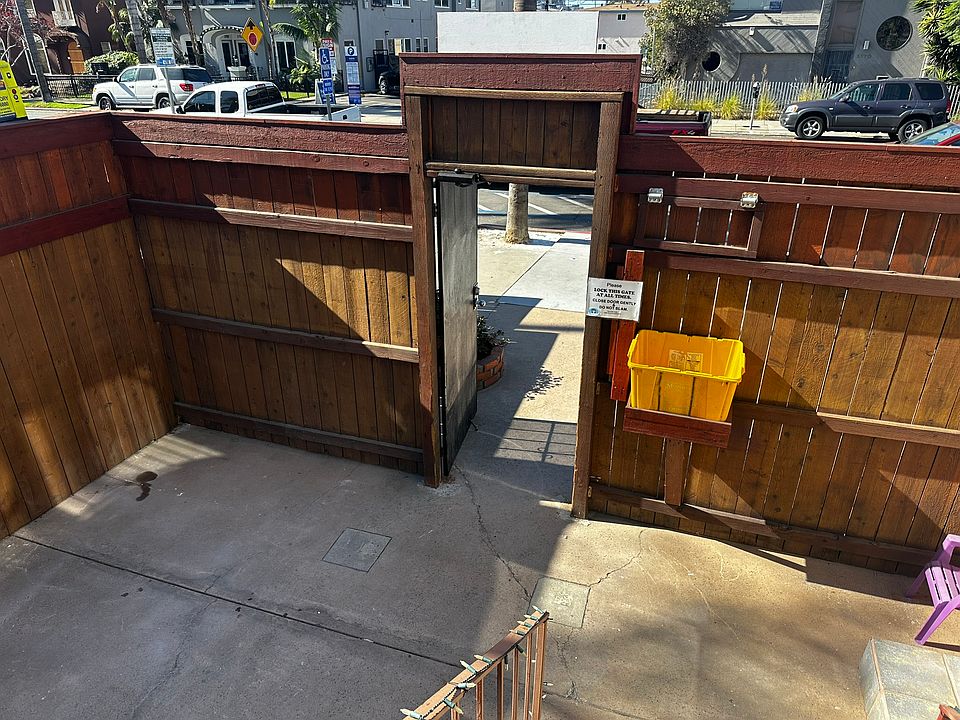 Inside the Courtyard... Nice & Tidy!