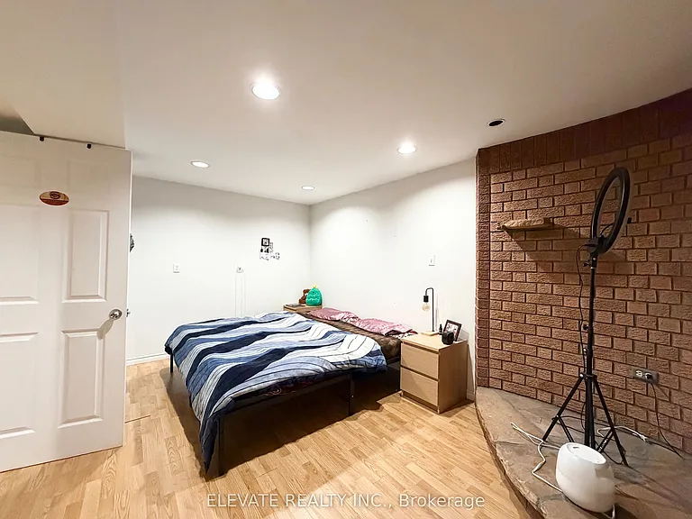 1556 Princelea Pl — Photo 14