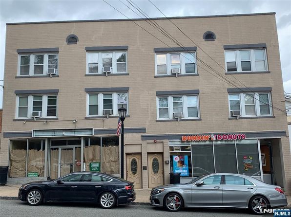 132 Hardenburgh Ave