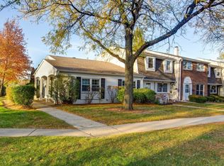 1846 Lancashire Ct, Schaumburg, IL 60194