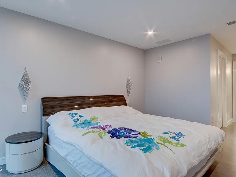 15 Morris Ave #507 — Photo 33