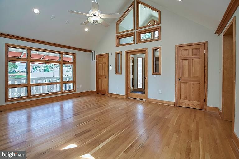 1st image of 6815 Murray Ln