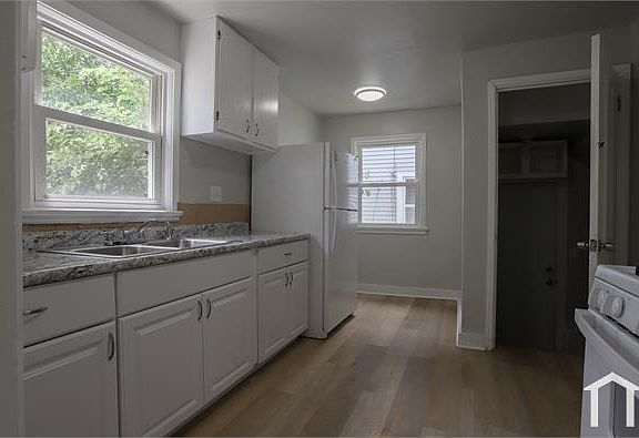 5th image of 12402 Imperial Ave