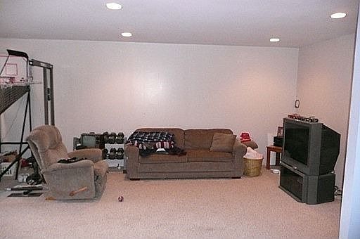 5th image of 15402 Westlake St