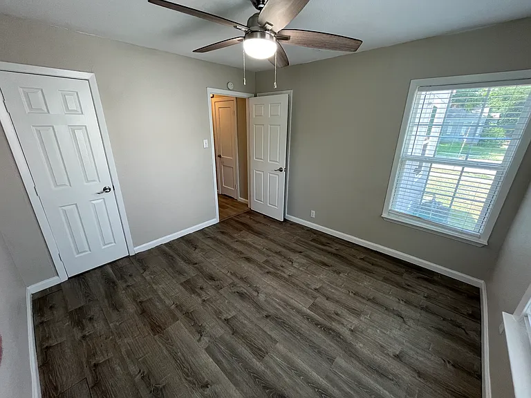 2546 Searcy Dr — Photo 9