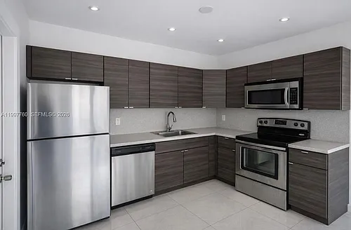 560 NE 67th St #1 Photo 1