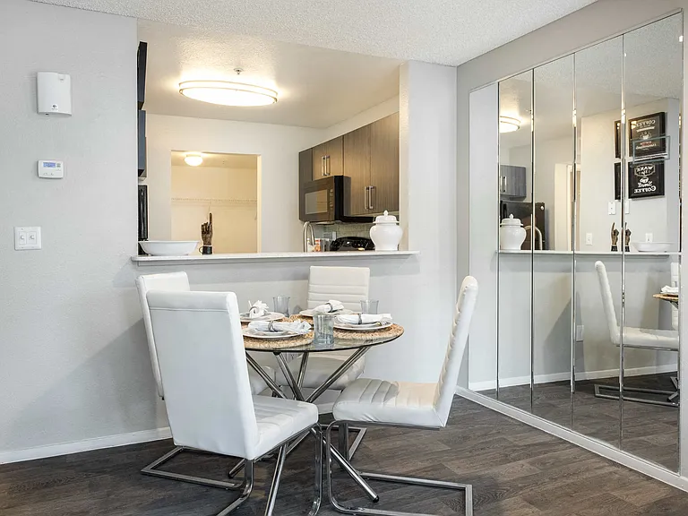 Boulevard at 4201 Apartments — Photo 6