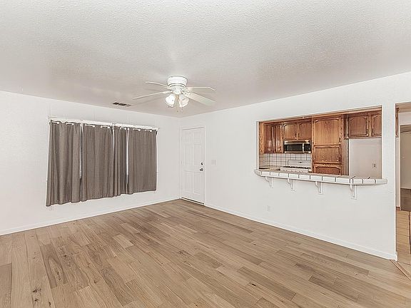 5th image of 854 W Rialto Ave