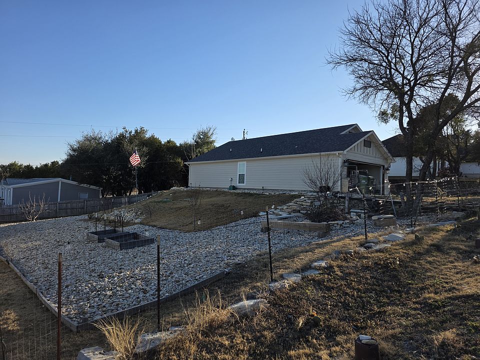 2nd image of 905 Pecos River Dr