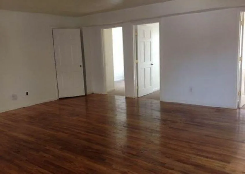 3 bed, 1123 sqft, $3,214 — Photo 3