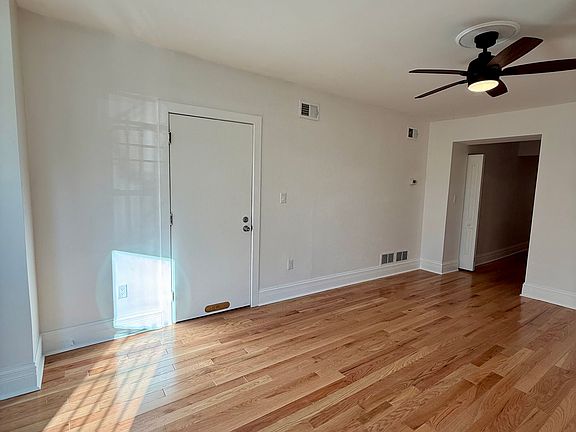5th image of 317 S Leavitt St #1