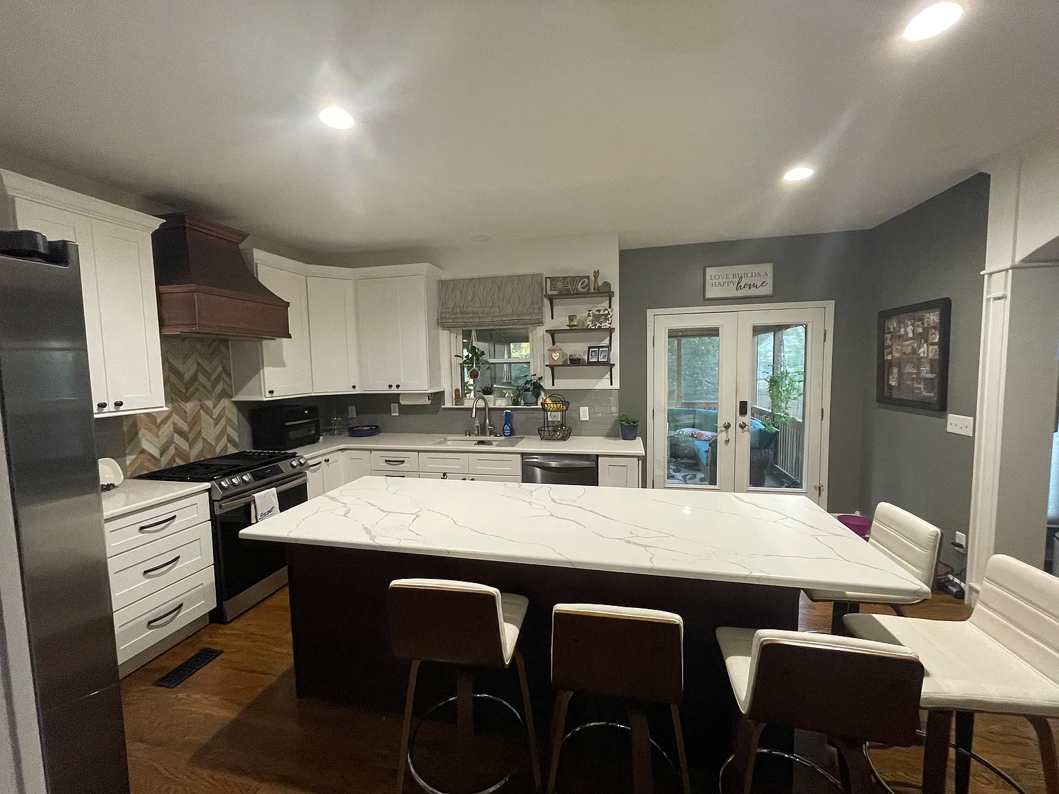 5 bed, 2.5 bath, 2606 sqft, $3,800 — Photo 4