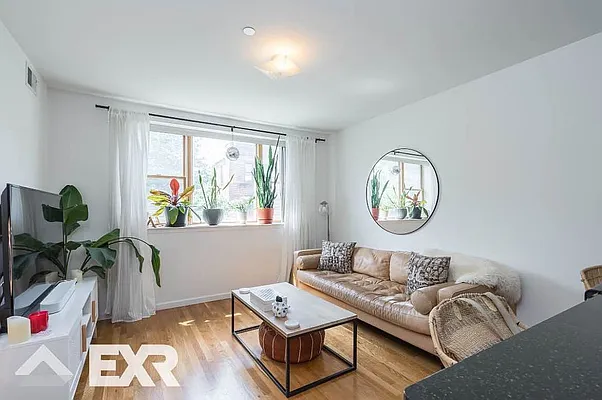Rented by EXR | media 1