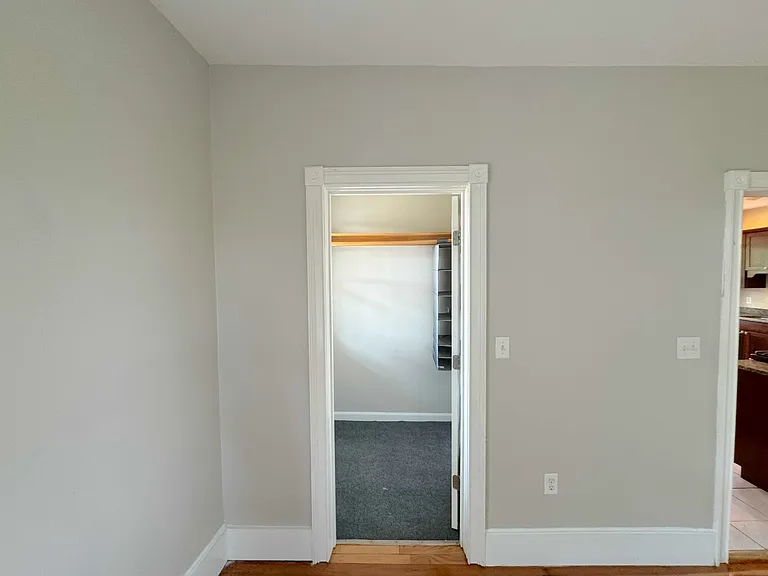Big bedroom 3 walk-in closet