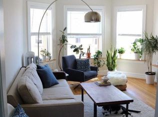 4827 N Rockwell St APT 2W, Chicago, IL 60625