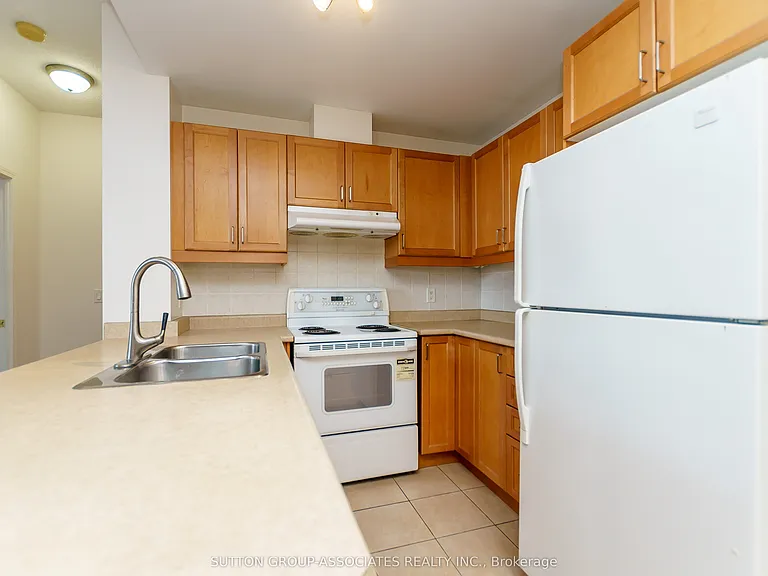 28 Byng Ave #1507 — Photo 3
