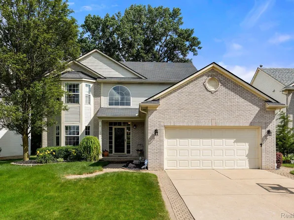 1291 Hartland Dr, Troy, MI 48083